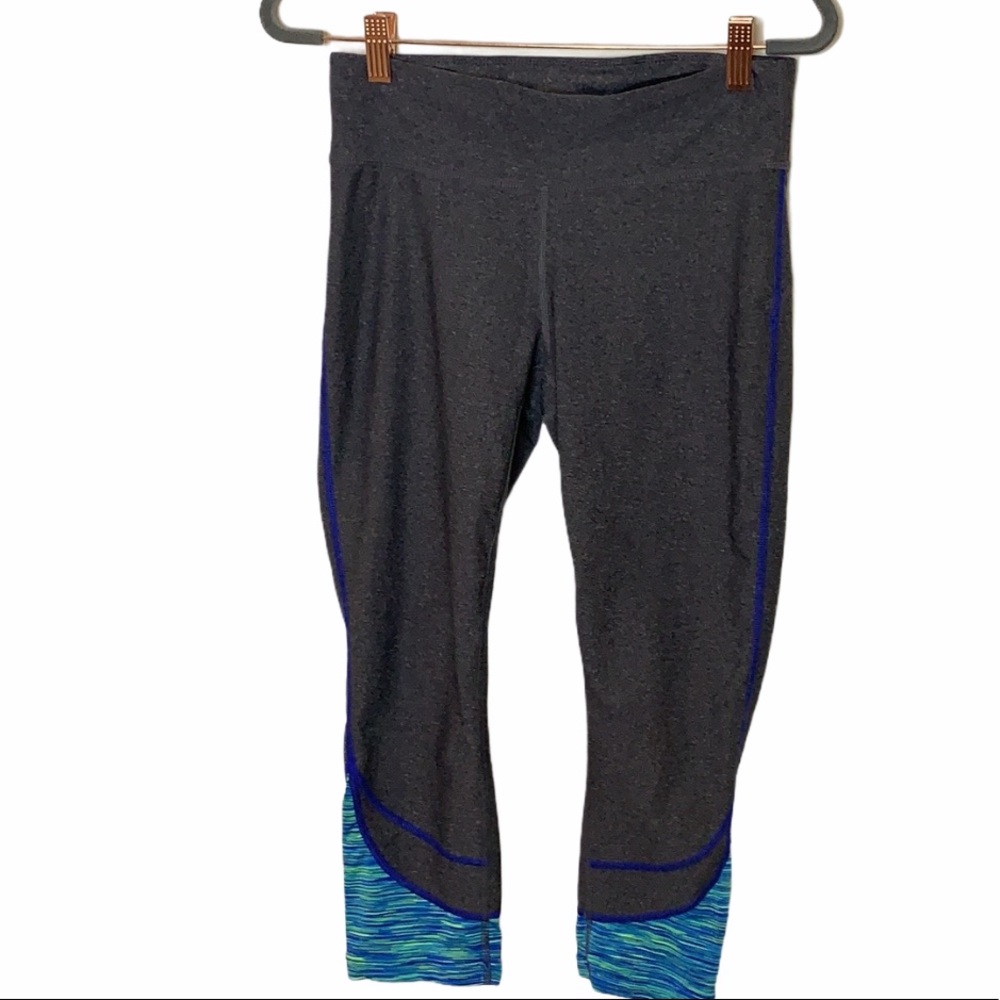 XERSION Fitted Capri Leggings Gray Blue Space Dye